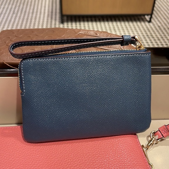 Coach Corner Zip Wristlet IM/Denim - Picture 5 of 16
